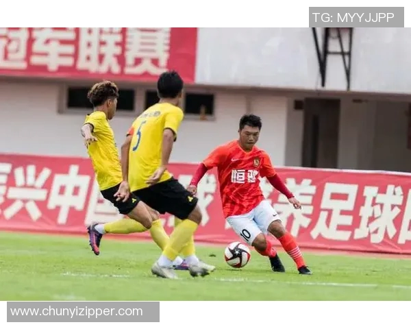 南粤足球明星欧伟的成长历程与职业生涯全景回顾